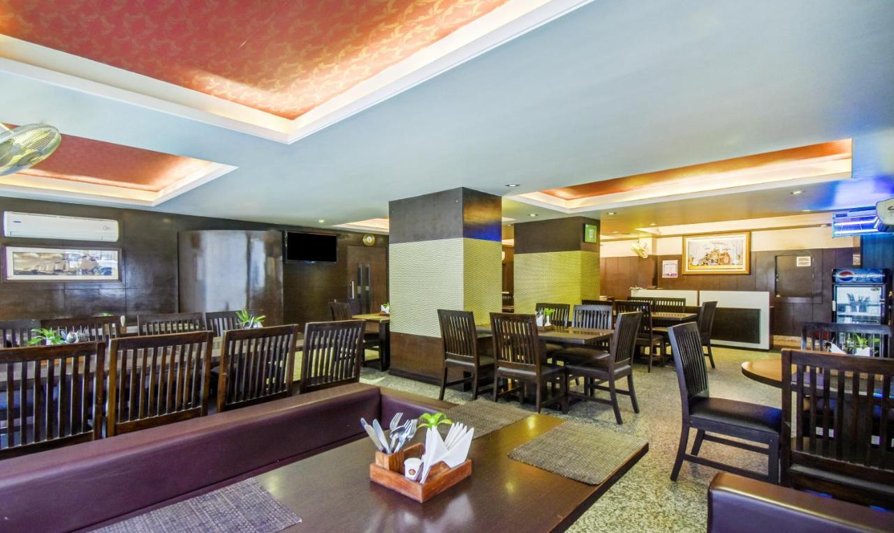 Hotel Raya Inn Джапур Экстерьер фото