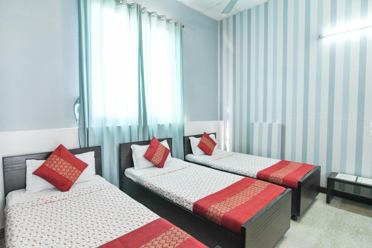 Hotel Raya Inn Джапур Экстерьер фото